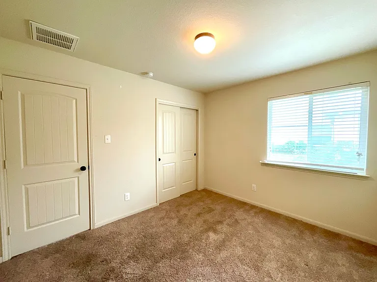 1058 Stone Br — Photo 24