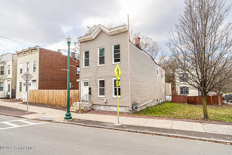 2nd image of 507 4th Street