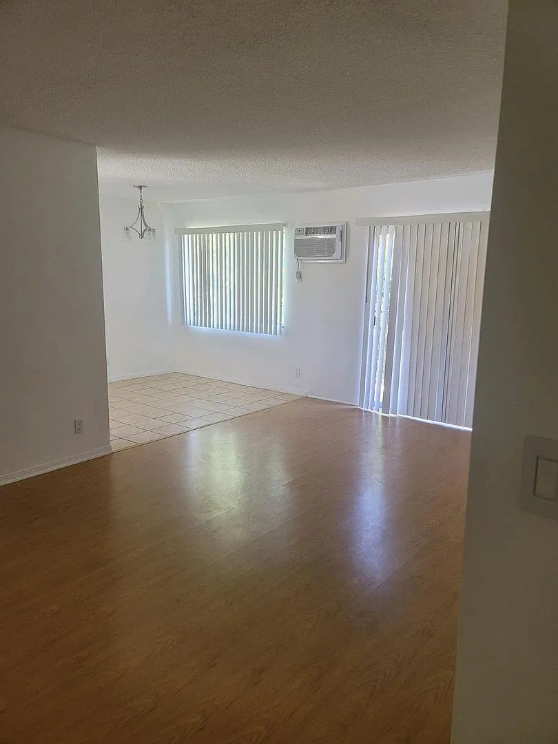 816 Westmount Drive LP — Photo 2