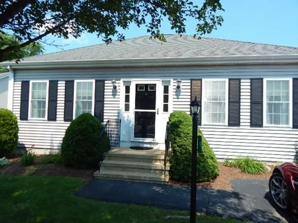 9 Woods Edge Rd, Lakeville, MA 02347