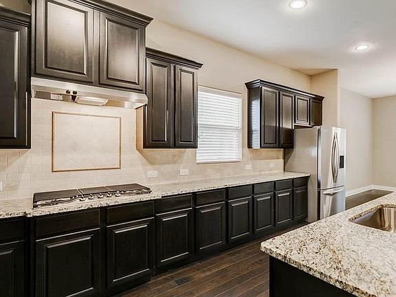 3rd image of 136 Spanish Oak Dr