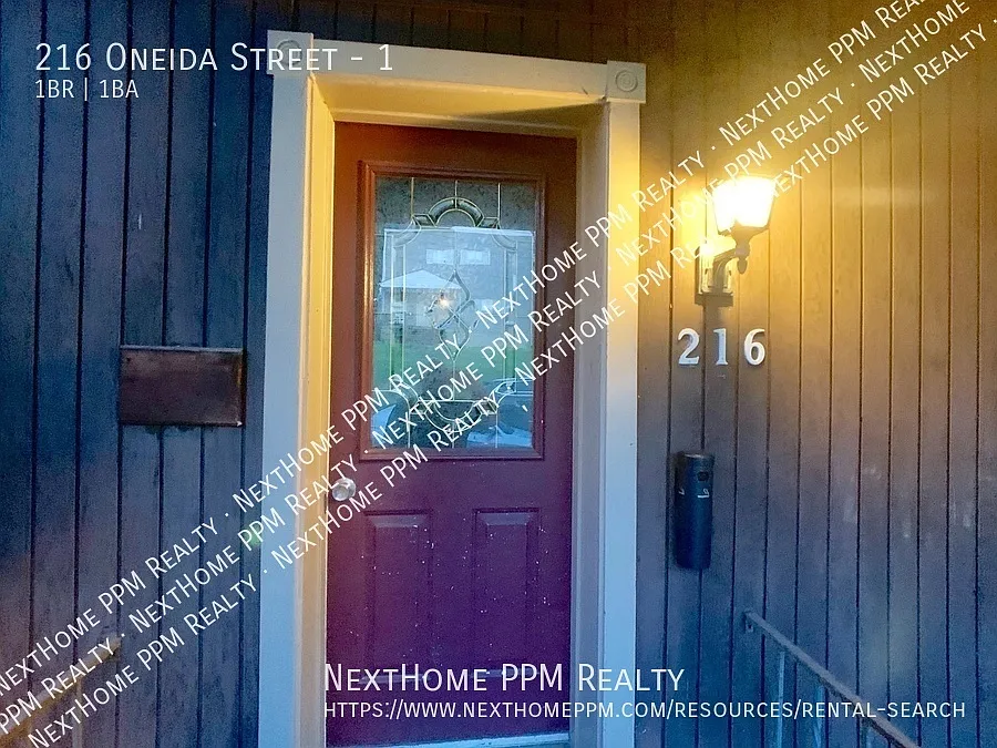 Building Photo - 216 Oneida St #1