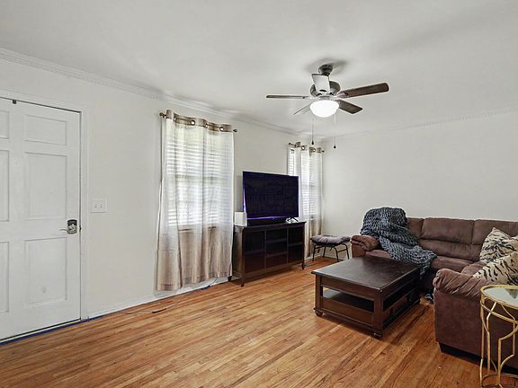 4th image of 102 Shadydale Dr