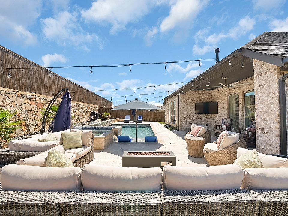 1st image of 808 Knoxbridge Rd