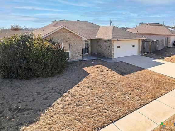 3rd image of 2900 Southhill Dr
