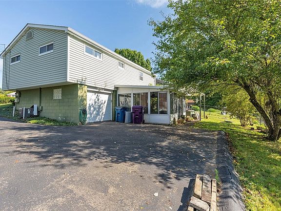 3rd image of 28 Monte Carlo Rd