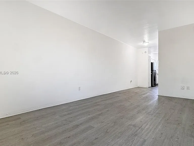 7717 Byron Ave #9 — Photo 6