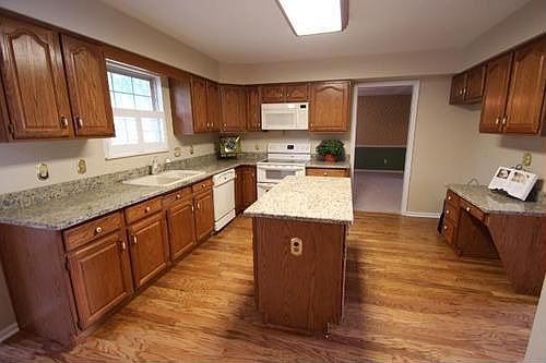 3rd image of 4311 Killian Ct