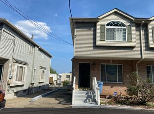 20 King James Ct #A, Staten Island, NY 10308