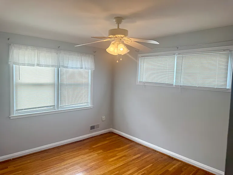 1327 Walker Ave — Photo 17