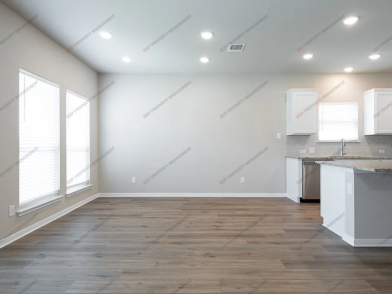 5305 Friars Loop — Photo 6