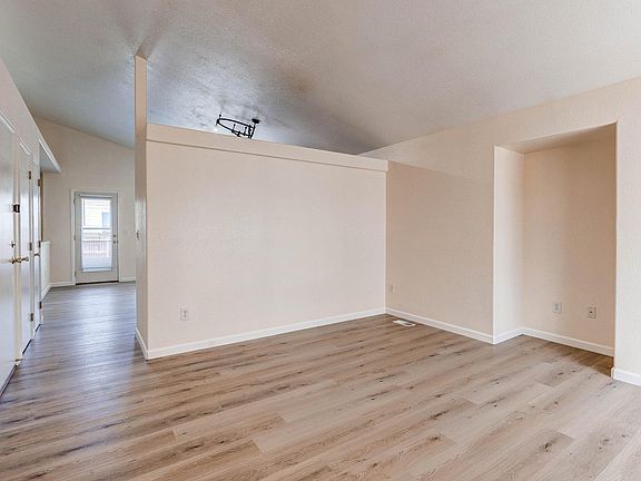 3rd image of 1901 Fountain Ct