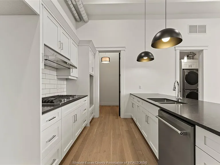 247 Brock St #303 — Photo 3