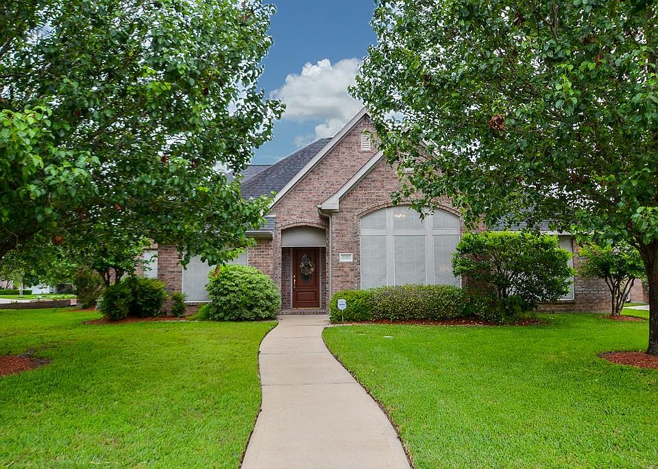 1st image of 1110 Dogwood Ln