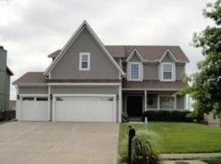 13306 Forest Oaks Dr, Smithville, MO 64089