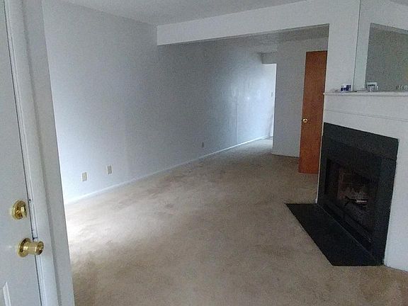 2nd image of 2056 Elmhurst Ln