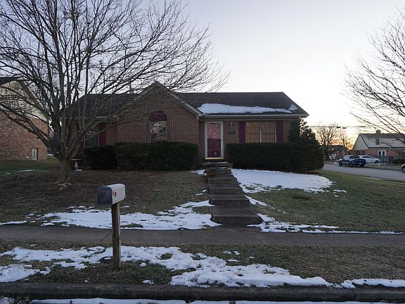 3rd image of 100 Wells Ct