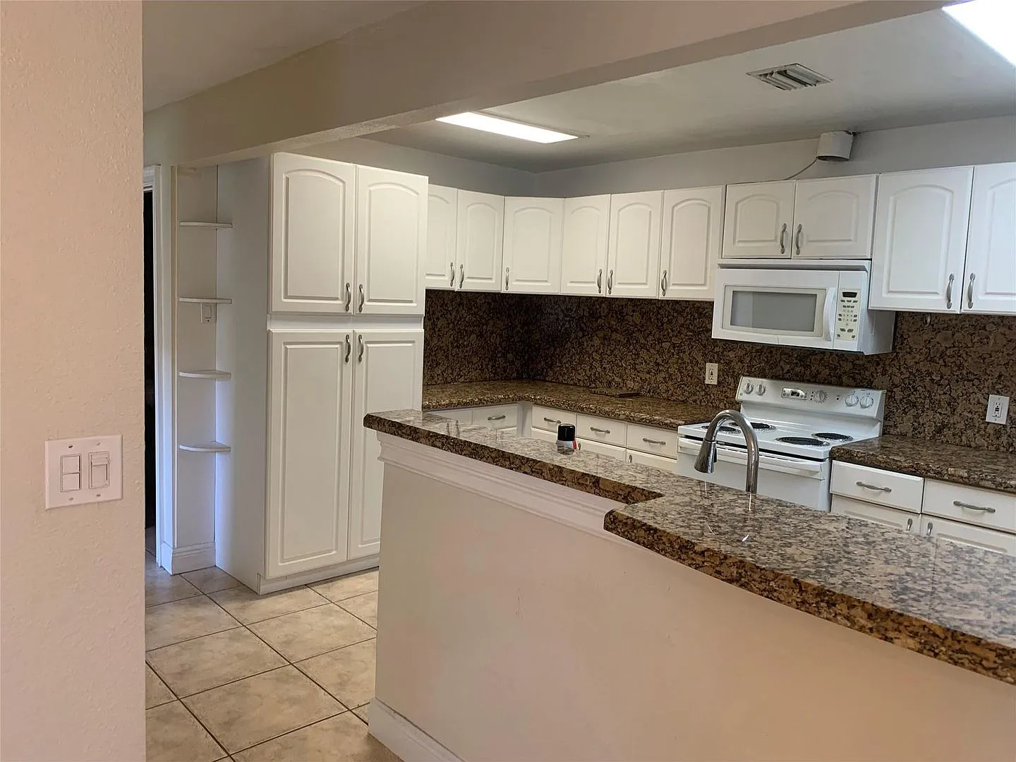 907 SW 78th Avenue, North Lauderdale, FL 33068 — Photo 2