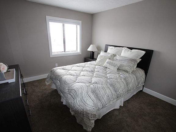 3rd image of 1150 N White River Pkwy West Dr APT 1204