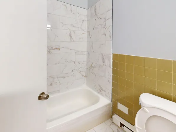 754 E 25th St, Chester, PA 19013
