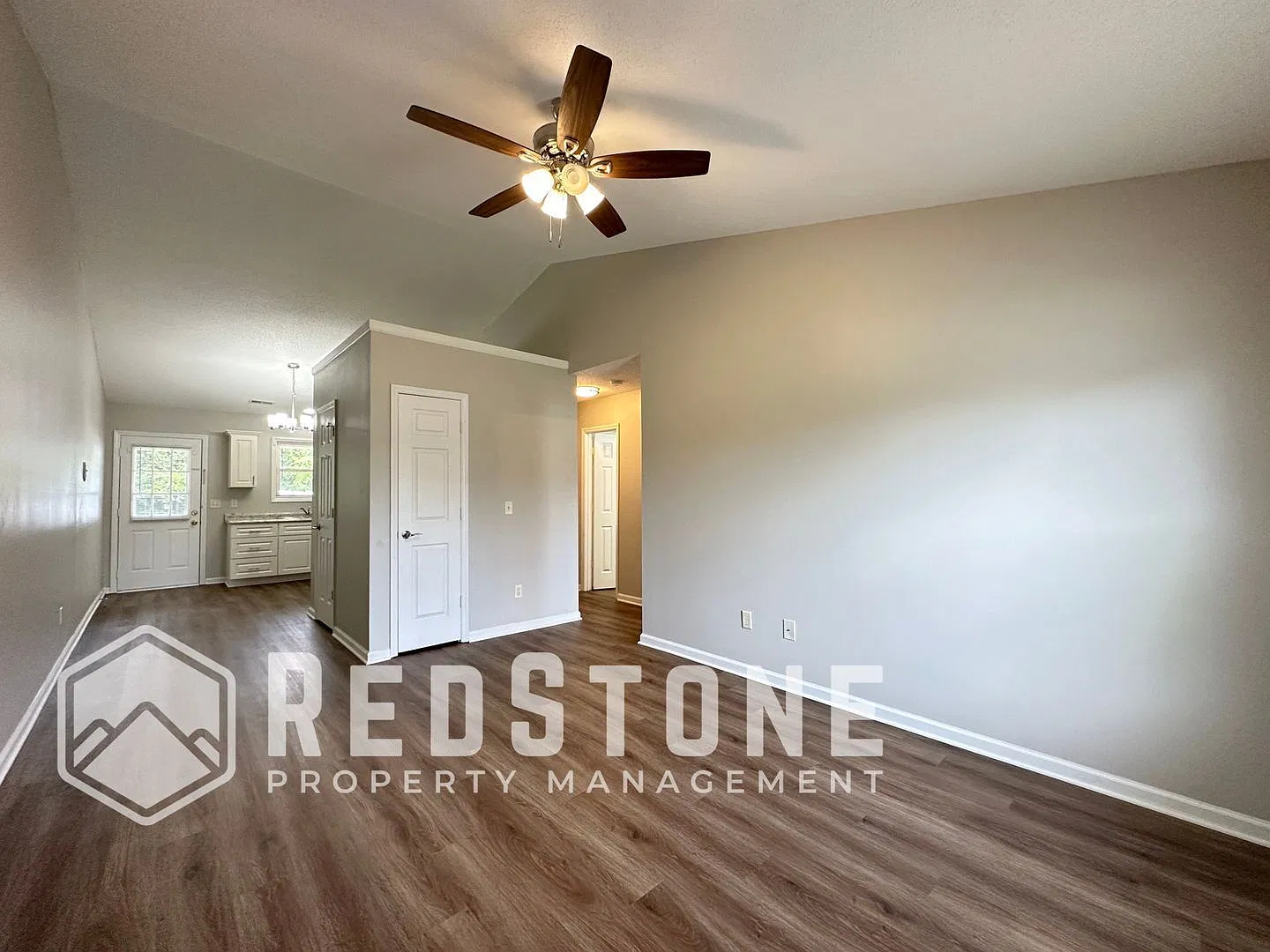 2 bed, 1.0 bath, $1,095 — Photo 2