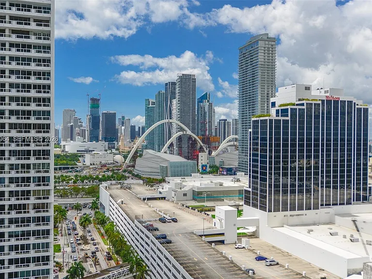 1750 N Bayshore Dr #2402 — Photo 4