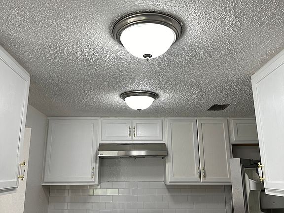 4th image of 8605 S Camay Ave