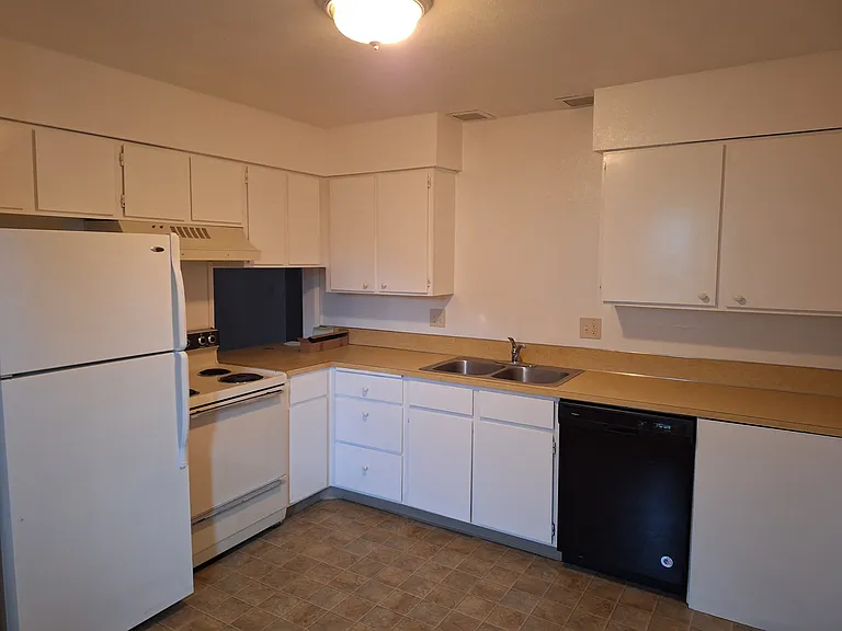 1529 8th Ave #1 — Photo 2