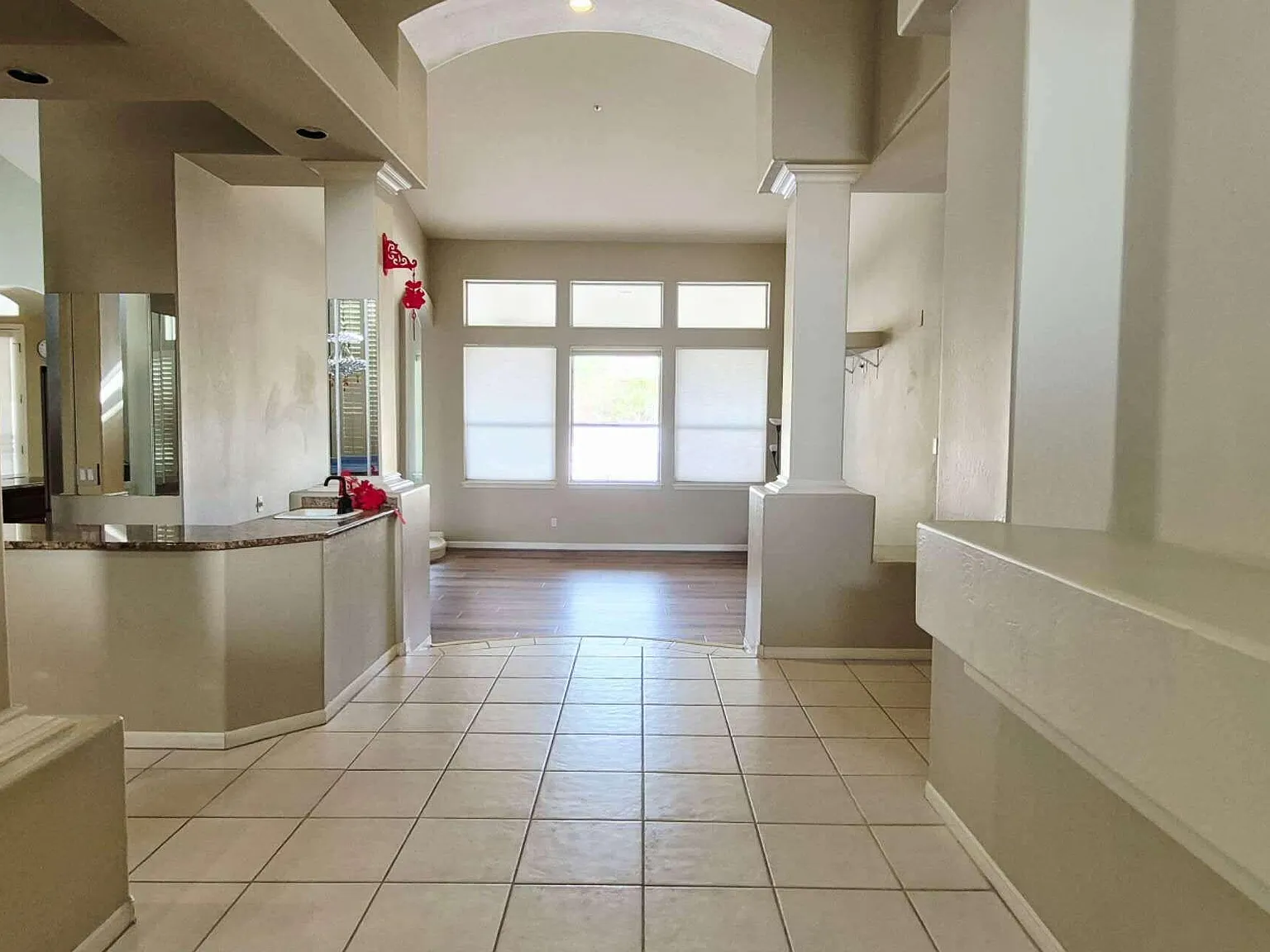 4 bed, 3.5 bath, 3964 sqft, $6,950 — Photo 4