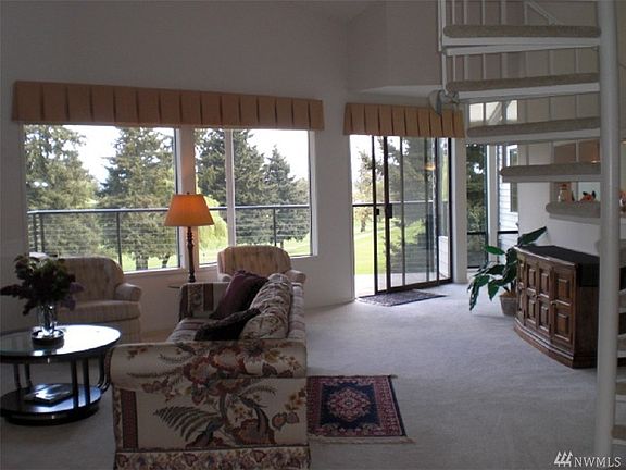 5th image of 2417 S Cedar #209