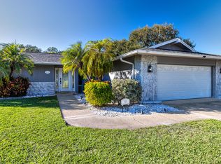 2376 Armour Dr, Dunedin, FL 34698