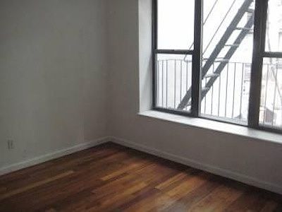 2nd image of 162 Orchard St Frnt 1