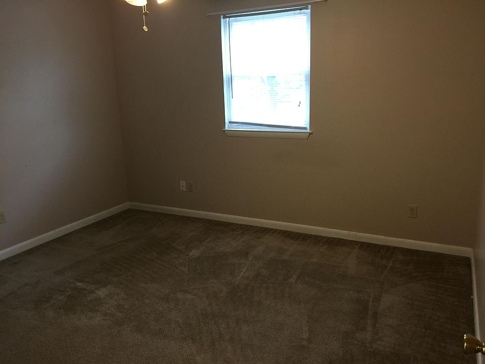 2nd image of 5007 Defford Pl