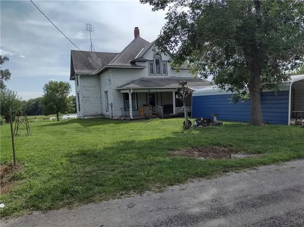 204 Chrissenger St, Burlington Junction, MO 64428