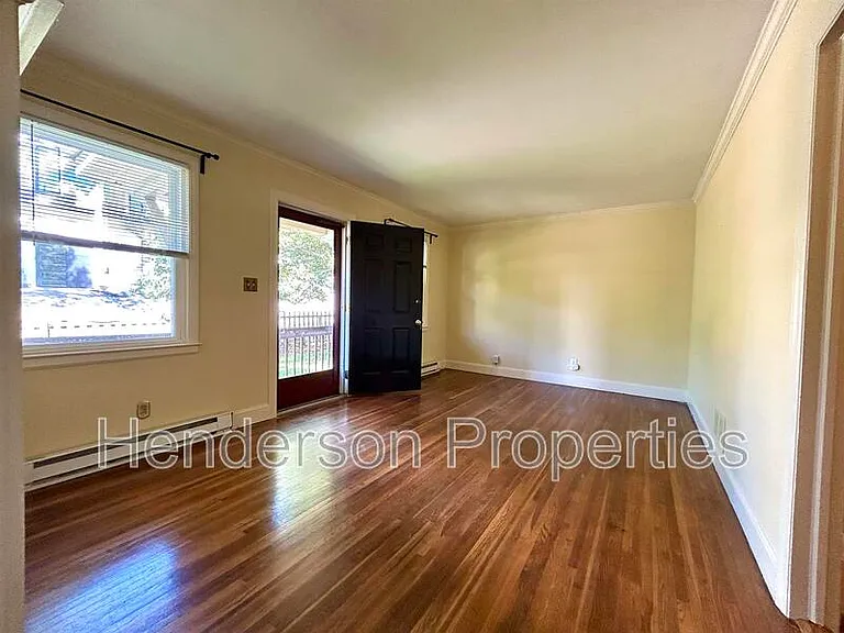 1526 Landis Ave — Photo 4