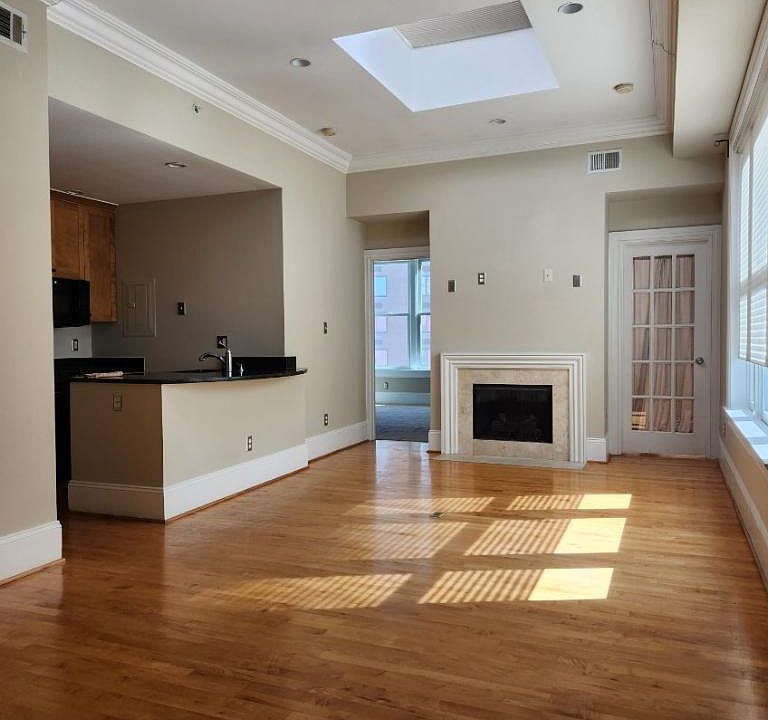 Living room & dining area