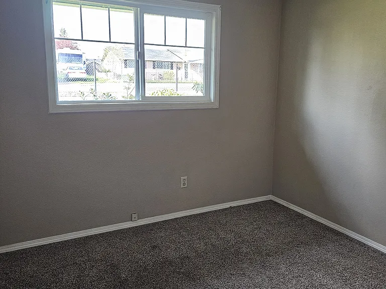 2209 NE 88th St — Photo 16