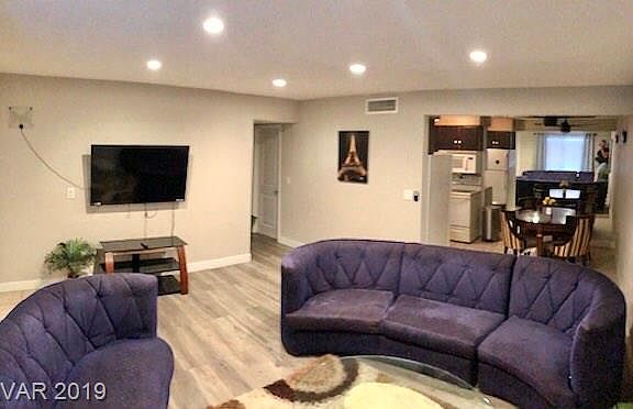 5th image of 565 N Royal Crest Cir #19