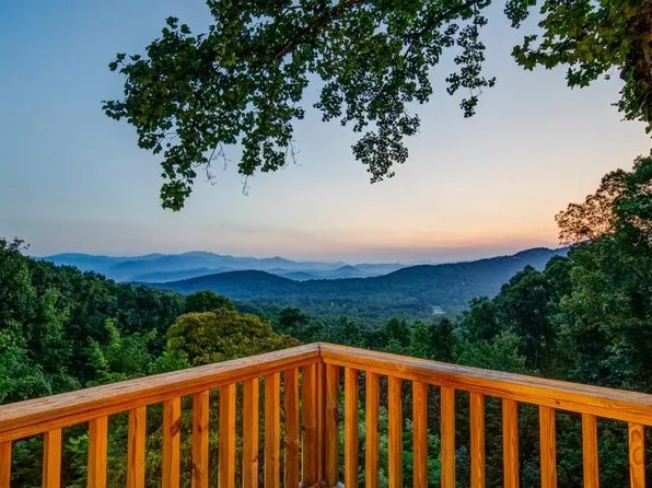 753 Matterhorn Dr, Sautee Nacoochee, GA 30571