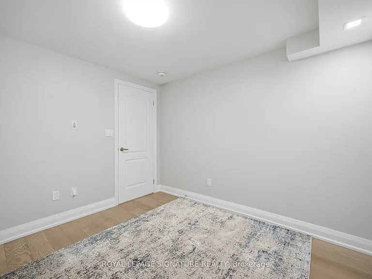 91 Roulette Cres #2 — Photo 19
