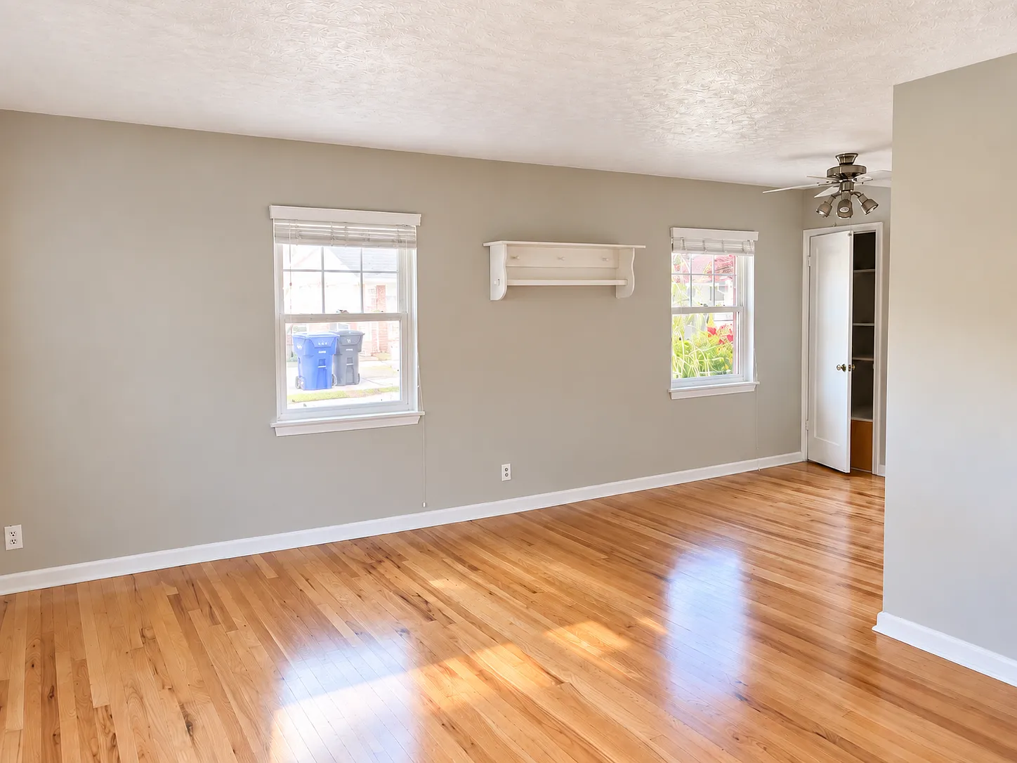 3 bed, 1800 sqft, $3,295 — Photo 2