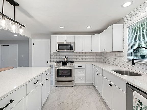 2nd image of 265 Lake St