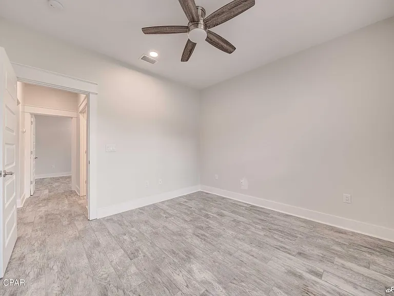 4217 Catherine St — Photo 11