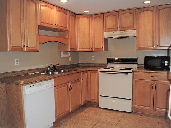 3rd image of 2559 Brunswick Cir #G