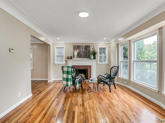5th image of 4377 Berkshire St