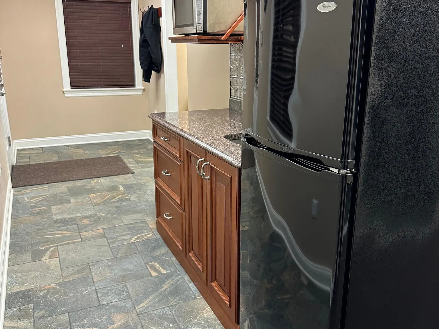Studio, 1500 sqft, $1,850 — Photo 4