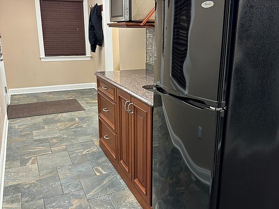 4th image of 175 Fairfield Ave Suite 5B