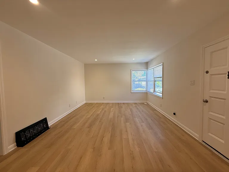1540 Jasmine St — Photo 6