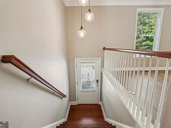 4th image of 3733 Inglewood Way