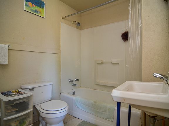 3rd image of 1416 Sherman St SE